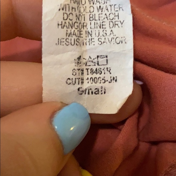 Quarter sleeve v-neck tie shirt - Picture 3 of 3